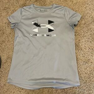 Gray under armor T-shirt